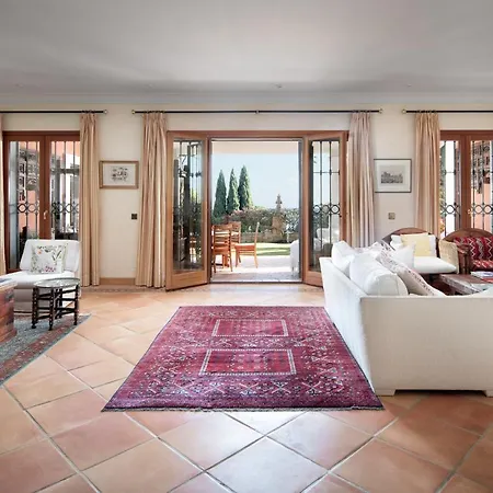 Cse Laurel Villa Estepona